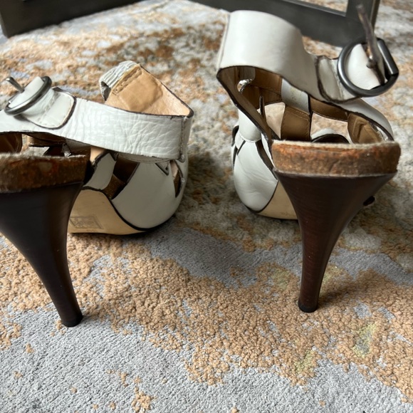 White sandal 👡 - Picture 3 of 4